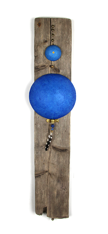 Totem Révolution Bleue by Esther Maurer